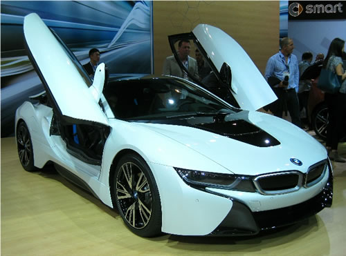 From concept to reality, the BMW i8 plug-in hybrid is the ultimate cutting edge driving machine.